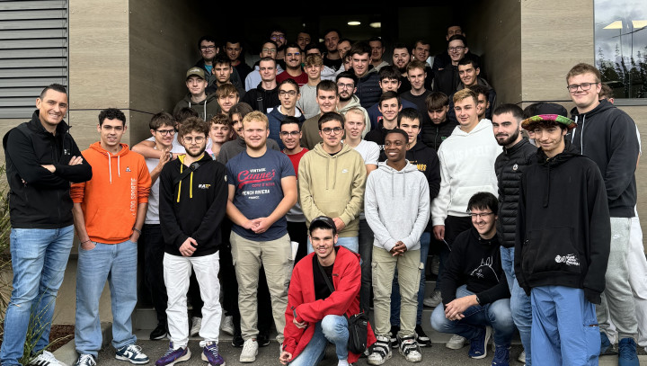 50 élèves du lycée Gustave Eiffel de Gannat en visite chez le Groupe HBI!